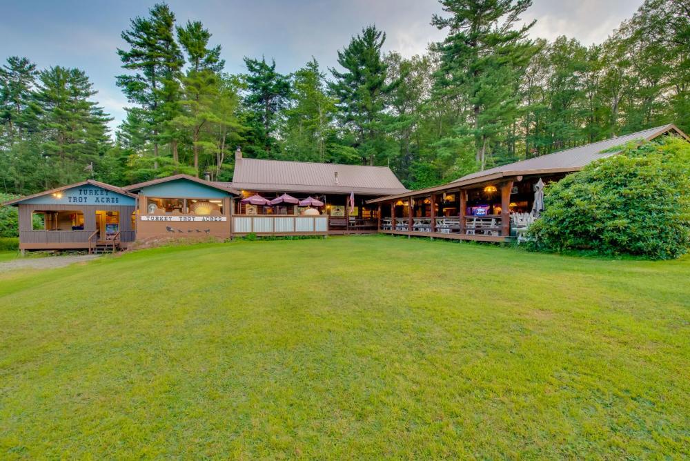 Handcrafted Log Cabin in Candor Group Getaway!